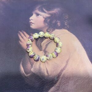 Floral Beaded Bracelet in Purple and Cream